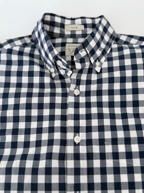 J Crew classic cotton button down Size XS